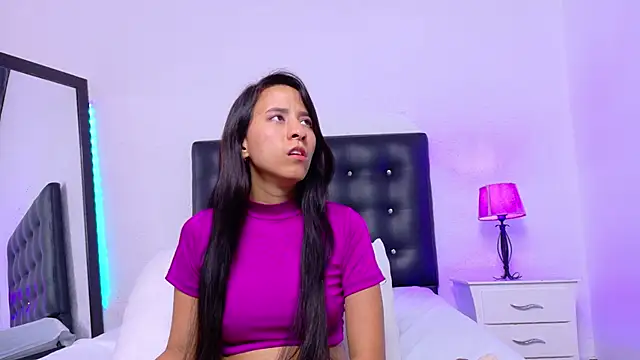 Skinny hottie18 online show from 11.05.25