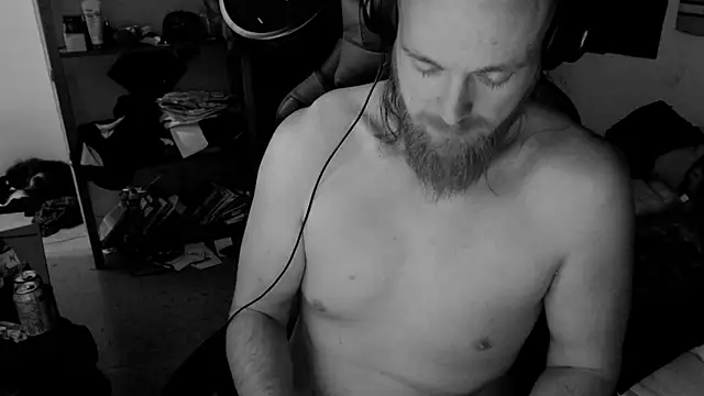 Snapshot of H1gh_Fr3qu3ncy chatting on 01.16.25 H1gh Fr3qu3ncy online show from 01.16.25