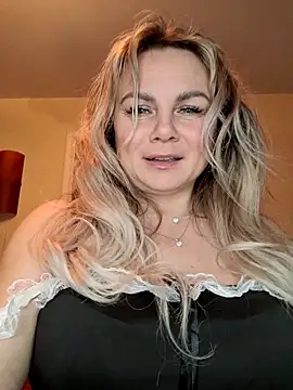 candy queeen online show from 12.13.25