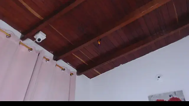 Amara Red online show from 04.08.26