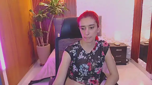 Snapshot of Ruby_Your_Milf chatting on 02.26.25 Ruby Your Milf online show from 02.26.25