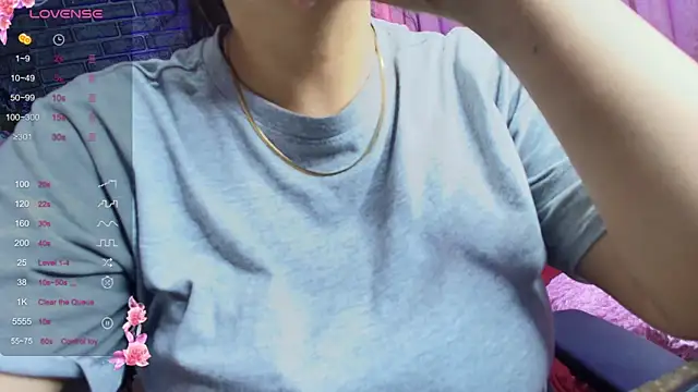 Snapshot of loren_tits24 chatting on 12.17.25 loren tits24 online show from 12.17.25