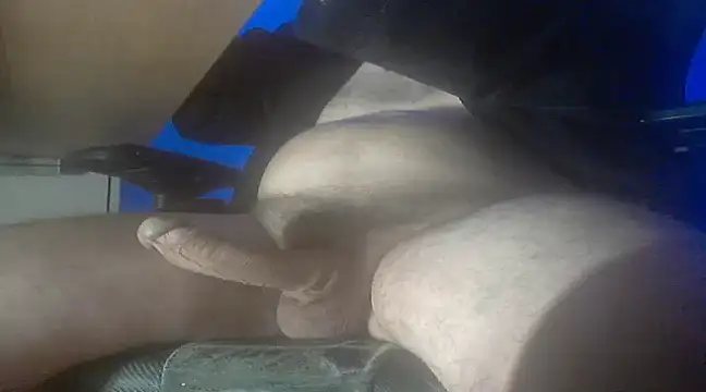 Snapshot of fanfancoquinFR chatting on 12.25.24 fanfancoquinFR online show from 12.25.24