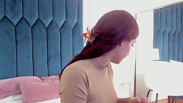 Snapshot of AnnyCherry_ chatting on 03.21.25 AnnyCherry online show from 03.21.25
