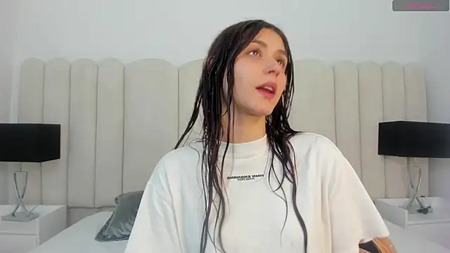 Snapshot of AnnyCherry_ chatting on 02.24.26 AnnyCherry online show from 02.24.26