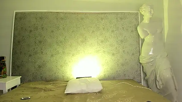 Ari sunshine  online show from 09.18.25