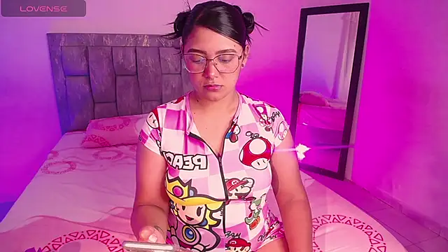 DIANEE 01 online show from 11.05.25