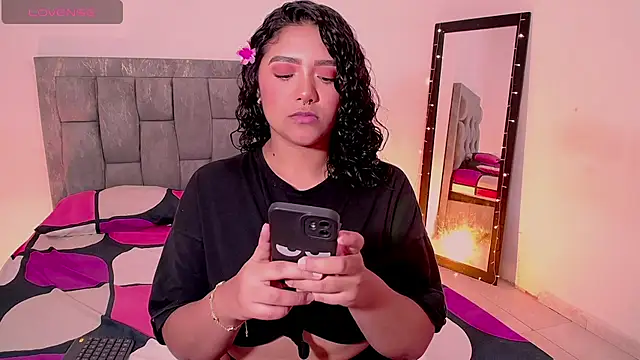 DIANEE 01 online show from 03.25.26