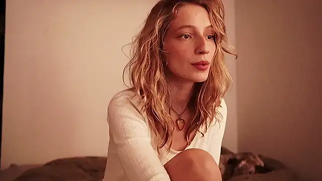 Snapshot of Stephany_talks chatting on 12.18.24 Stephany talks online show from 12.18.24