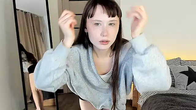 Stella Sunny online show from 03.06.26