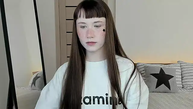 Stella Sunny online show from 04.05.26