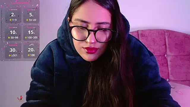 Snapshot of Paris-love chatting on 12.14.24 Paris-love online show from 12.14.24