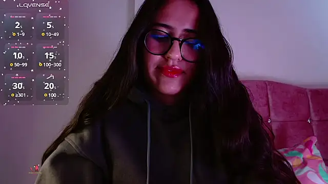 Snapshot of Paris-love chatting on 12.17.24 Paris-love online show from 12.17.24