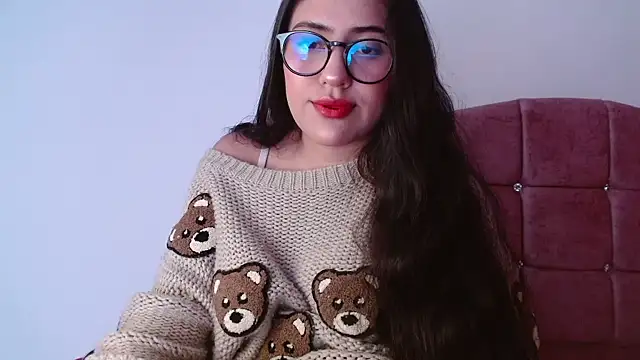Snapshot of Paris-love chatting on 12.19.24 Paris-love online show from 12.19.24