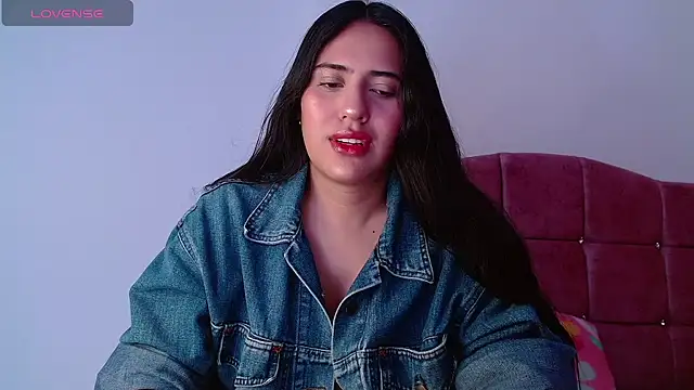 Snapshot of Paris-love chatting on 12.21.24 Paris-love online show from 12.21.24