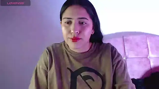 Snapshot of Paris-love chatting on 01.02.25 Paris-love online show from 01.02.25
