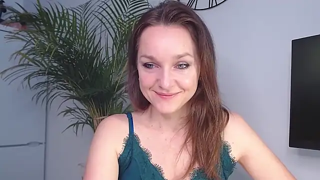 AliciaDesire online show from 02.04.25