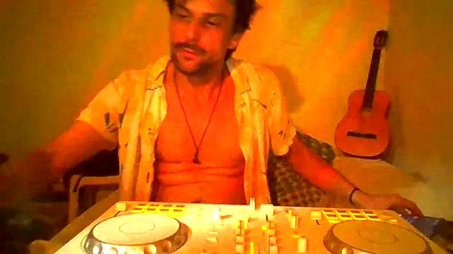 couplemilk online show from 02.05.26