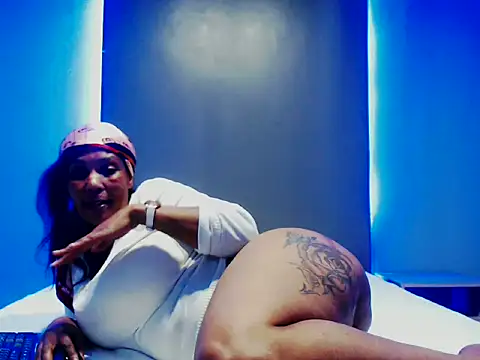 Juicyasss35xx online show from 10.05.25