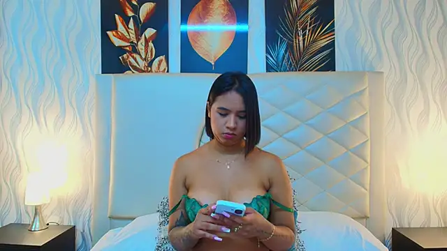 Snapshot of Amberr_Greyy chatting on 09.23.25 Amberr Greyy online show from 09.23.25