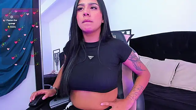 Snapshot of Shaarongp chatting on 11.12.25 Shaarongp online show from 11.12.25