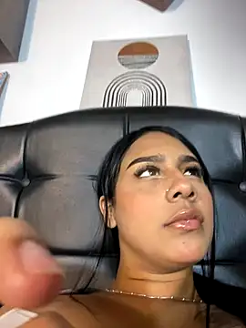 Snapshot of Shaarongp chatting on 11.19.25 Shaarongp online show from 11.19.25