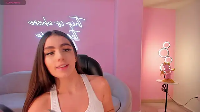 DolcieElliot online show from 02.24.25