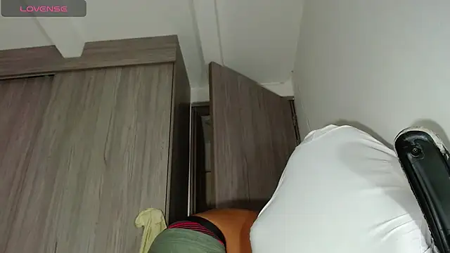 KaelMoreau online show from 02.11.25