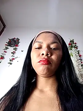 DIORA Latina online show from 10.20.25