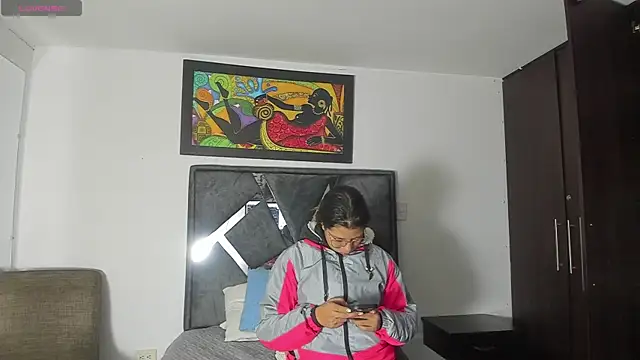 Vahiolet smith online show from 10.17.25