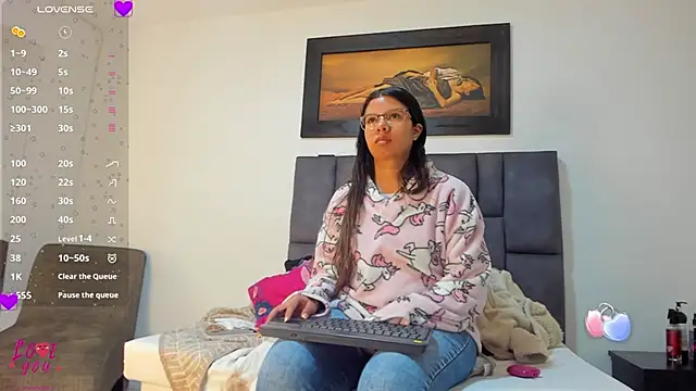 Snapshot of Vahiolet_smith chatting on 02.03.26 Vahiolet smith online show from 02.03.26