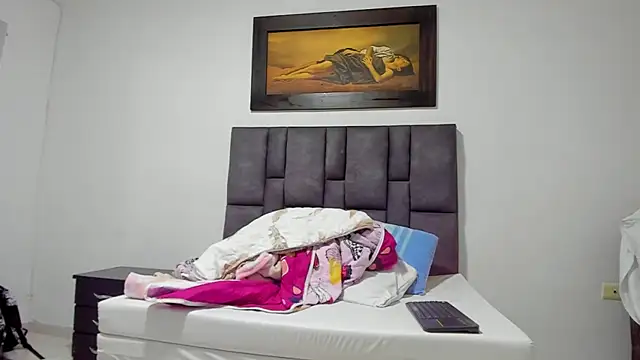 Snapshot of Vahiolet_smith chatting on 02.25.26 Vahiolet smith online show from 02.25.26