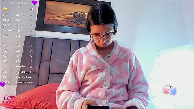 Snapshot of Vahiolet_smith chatting on 02.27.26 Vahiolet smith online show from 02.27.26