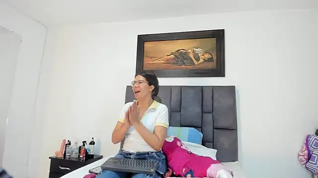 Snapshot of Vahiolet_smith chatting on 03.03.26 Vahiolet smith online show from 03.03.26