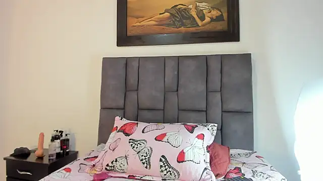 Snapshot of Vahiolet_smith chatting on 03.05.26 Vahiolet smith online show from 03.05.26