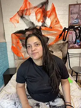 KataleyaStiward online show from 10.24.25