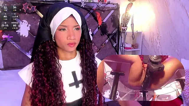 SofiRey  online show from 10.31.25