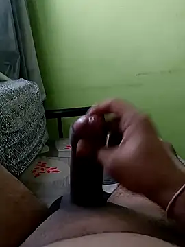 Snapshot of hornycharlie04 chatting on 01.25.25 hornycharlie04 online show from 01.25.25