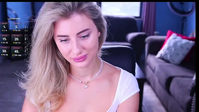 Snapshot of Naughty-Kitty1 chatting on 09.10.25 Naughty-Kitty1 online show from 09.10.25