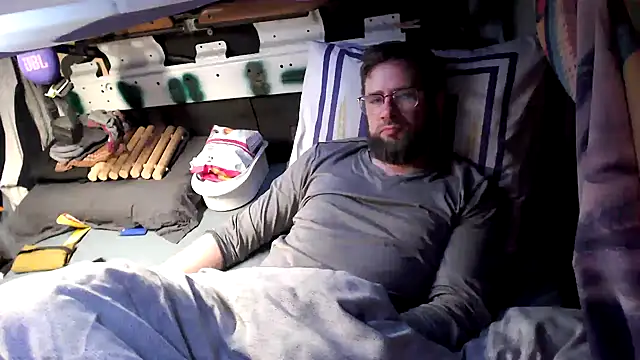 Snapshot of TRebelG chatting on 02.25.26 TRebelG online show from 02.25.26