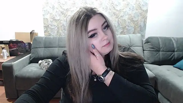 TiffaniYW online show from 12.23.24