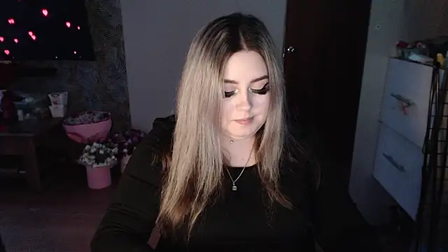 TiffaniYW online show from 01.17.25