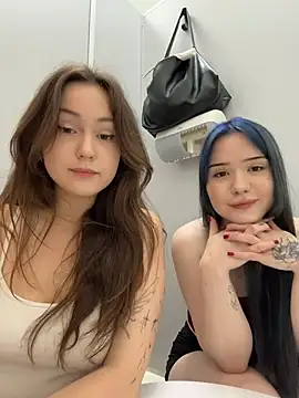 Snapshot of Peachy_Dream chatting on 07.04.26 Peachy Dream online show from 07.04.26