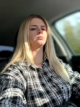 Love Bri online show from 10.02.25