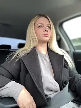 Love Bri online show from 10.04.25