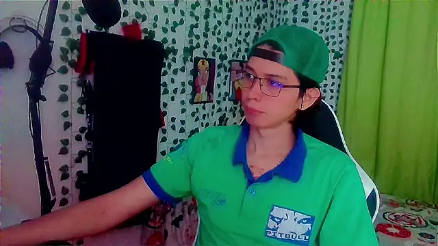 Snapshot of Andy_gray chatting on 10.16.25 Andy gray online show from 10.16.25