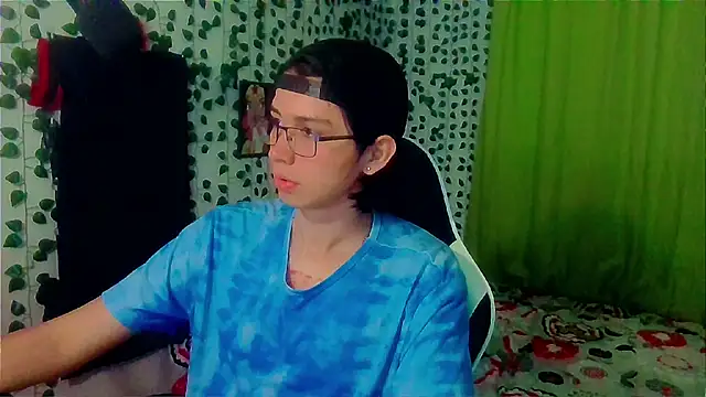 Snapshot of Andy_gray chatting on 10.18.25 Andy gray online show from 10.18.25