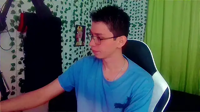 Snapshot of Andy_gray chatting on 10.19.25 Andy gray online show from 10.19.25