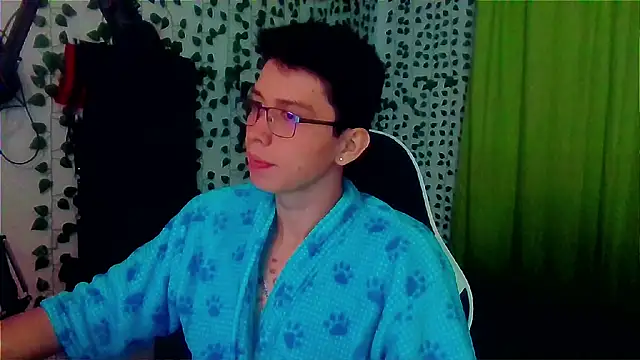 Snapshot of Andy_gray chatting on 10.20.25 Andy gray online show from 10.20.25