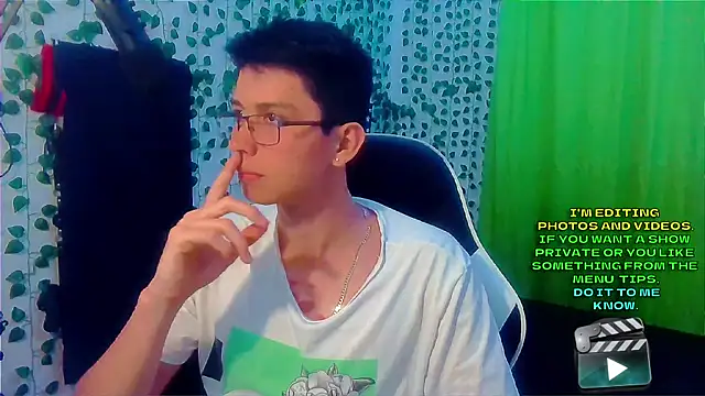 Snapshot of Andy_gray chatting on 10.21.25 Andy gray online show from 10.21.25